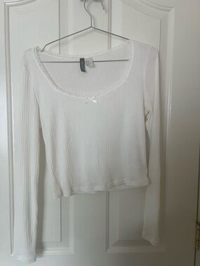 NWOT H&M pointelle White Scoop Neck Top